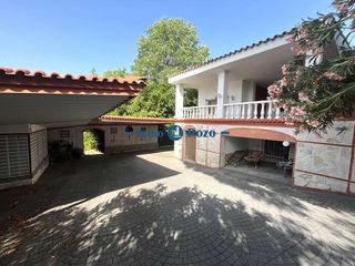 Xalet en Almendralejo. Espectacular chalet con piscina en zona exclusiva  m�s de 2.000