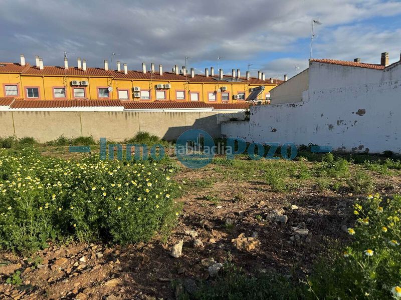 Foto 397f3091-bc03-46c6-add5-7b2406c87ffc. Terreny residencial a Almendralejo