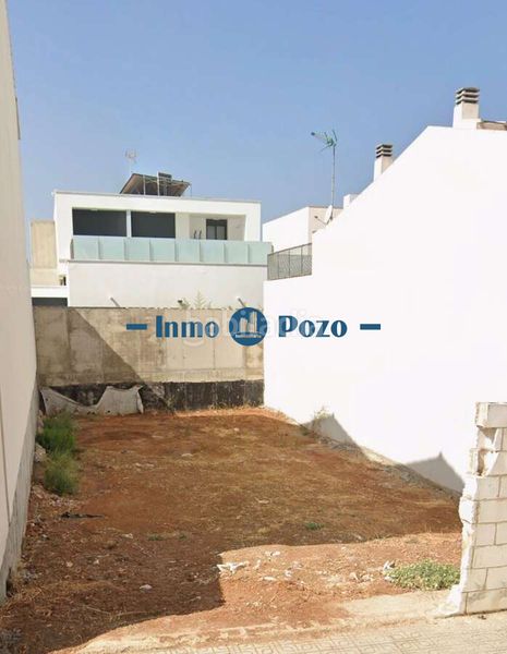 Foto 30fd9941-1f9c-43f2-a12f-a5c5e443a1e2. Terreny residencial a Almendralejo