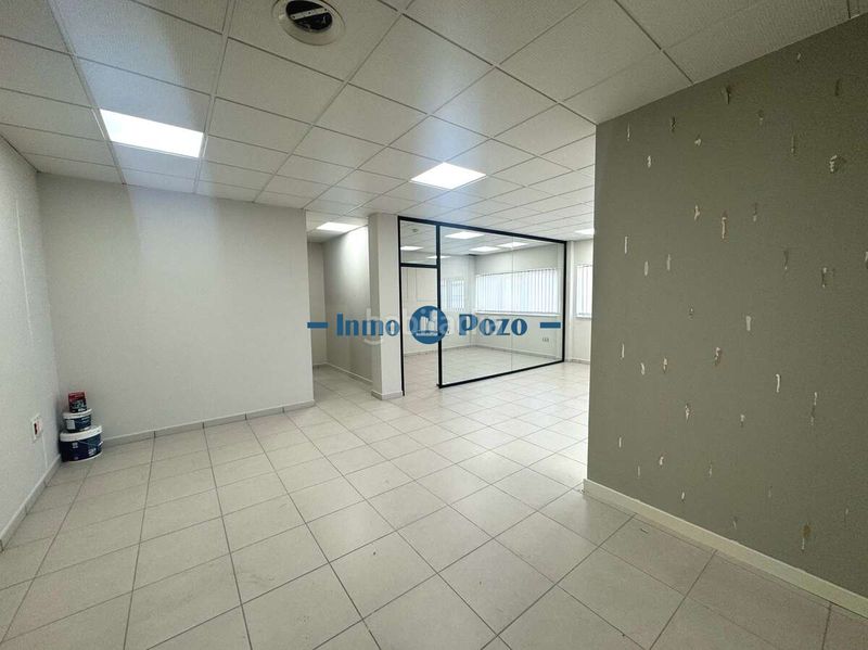 Foto 6999f0f6-1c55-42a0-985b-8496ce4b19fb. Oficina a Almendralejo