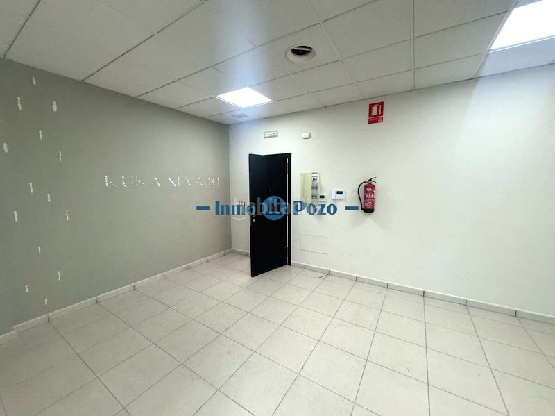 Foto 7ea7c93a-70a6-4690-9655-da8ddf31c8e0. Oficina a Almendralejo