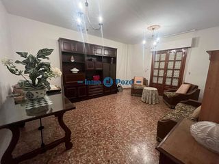 Pis en Almendralejo. Buena oportunidad!!!! amplio piso en calle cervantes  pleno cent