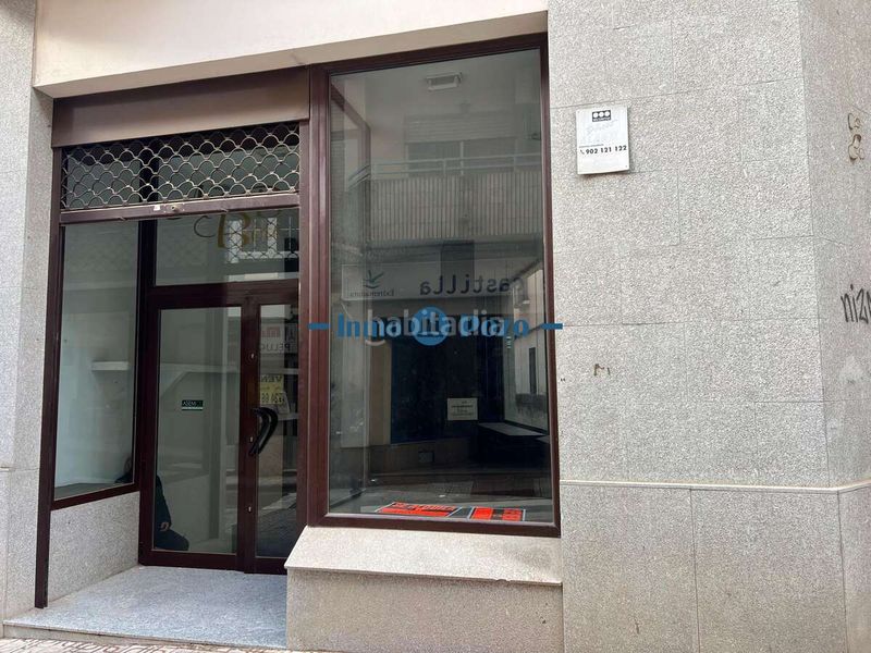 Foto f75c4a66-69c6-43a5-ab0d-a7a44ee076e1. Local comercial a Almendralejo