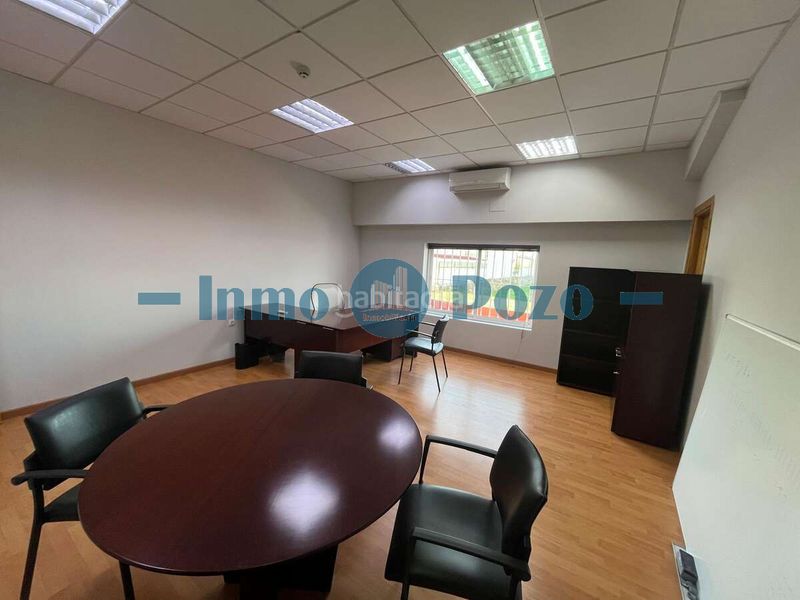 Foto 435ea2cc-ccc1-4336-8e61-2899303059b3. Miete büro in Almendralejo