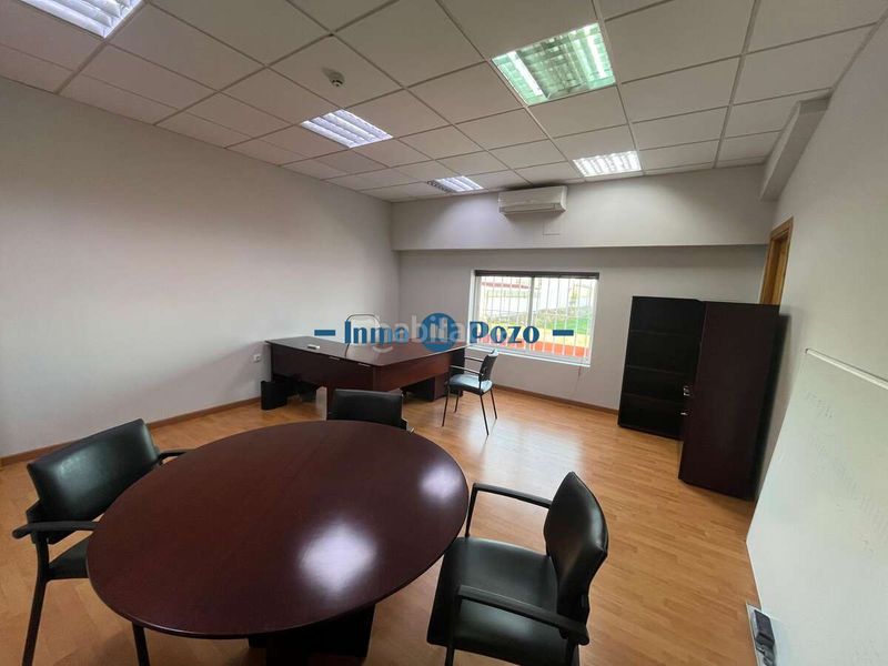Foto ab449177-d75a-4f55-be43-94308d3d90e4. Miete büro in Almendralejo
