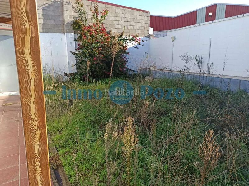 Foto 542c1fef-4fbb-4770-a26c-e4b582b9a505. Nau industrial a Almendralejo