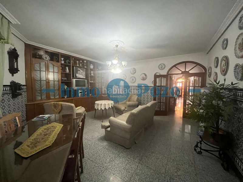 Foto 2b8ff1d0-dd18-4711-ac5a-80c0ee11d472. Casa amb aparcament a Almendralejo