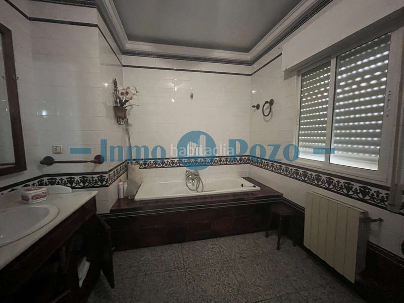 Foto 7c0f36c5-7a29-486b-89d3-067e435a643a. Casa amb aparcament a Almendralejo