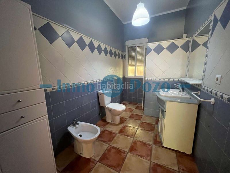 Foto 7bdd8d9a-72f8-4e92-a1c2-7195a7ed0560. Xalet amb piscina a Almendralejo