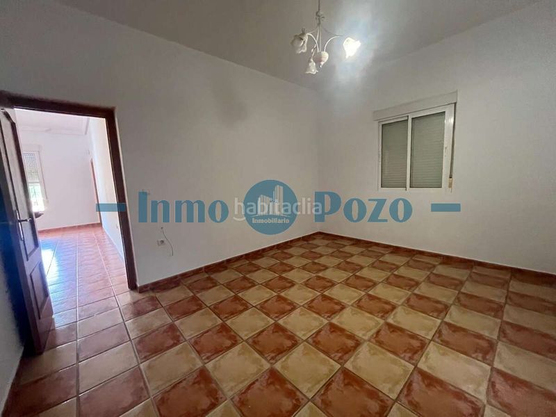 Foto a5550ffd-7996-4f25-a9d8-0a0f4a25318b. Xalet amb piscina a Almendralejo