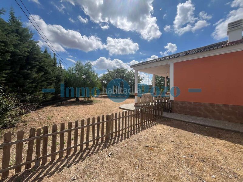 Foto ab977f6f-383f-482d-ba71-d575f058ee89. Xalet amb piscina a Almendralejo