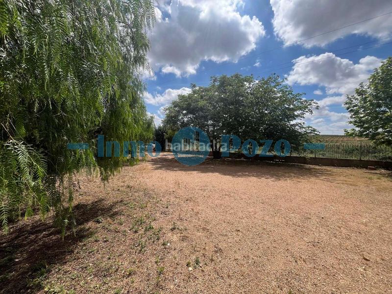 Foto cc0b6a1e-f7ac-40d0-ac06-c36427700b11. Xalet amb piscina a Almendralejo