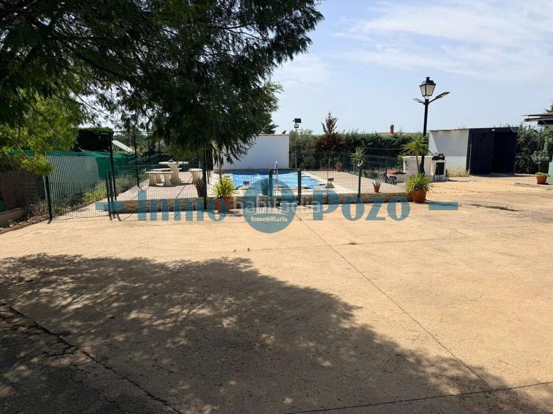 Foto 56f8c48d-ebf8-43e2-90c7-5e66e64570ce. Xalet amb aparcament piscina a Almendralejo