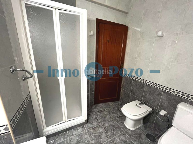 Foto aebbfa33-e4e5-4309-97c3-ba36d8c8fec3. Pis a Almendralejo
