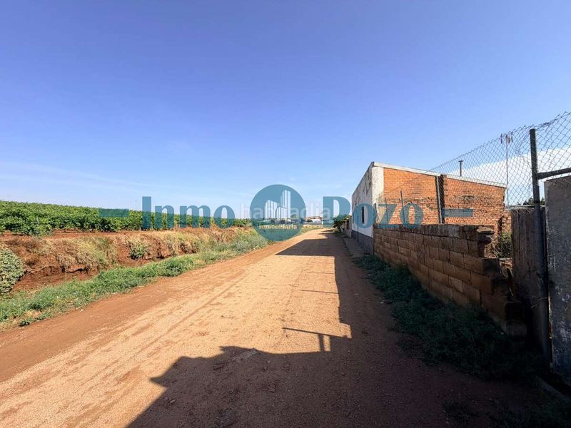 Foto e96bde3d-dad4-4240-bade-4591bc2ff357. Terreny residencial a Almendralejo