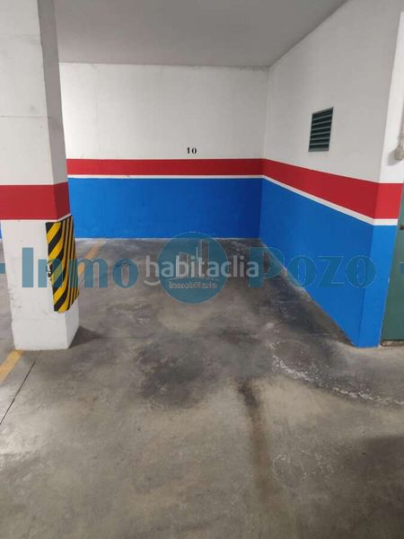 Foto 0b0d4e03-ec01-48d8-803e-92396d198e03. Aparcament cotxe a Almendralejo