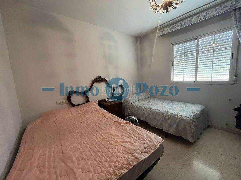 Foto b6c717ea-8fc4-4960-8257-2f25cc53a7bf. Pis amb aparcament a Almendralejo