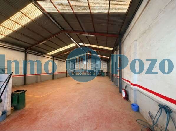 Foto cc679043-d4b2-4754-b91b-74e8a130379c. Nau industrial a Almendralejo