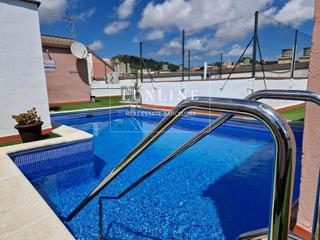 Pis  Travessera de dalt. Piso de 144m2  12m2 terraza en venta en gràcia, con piscina comu