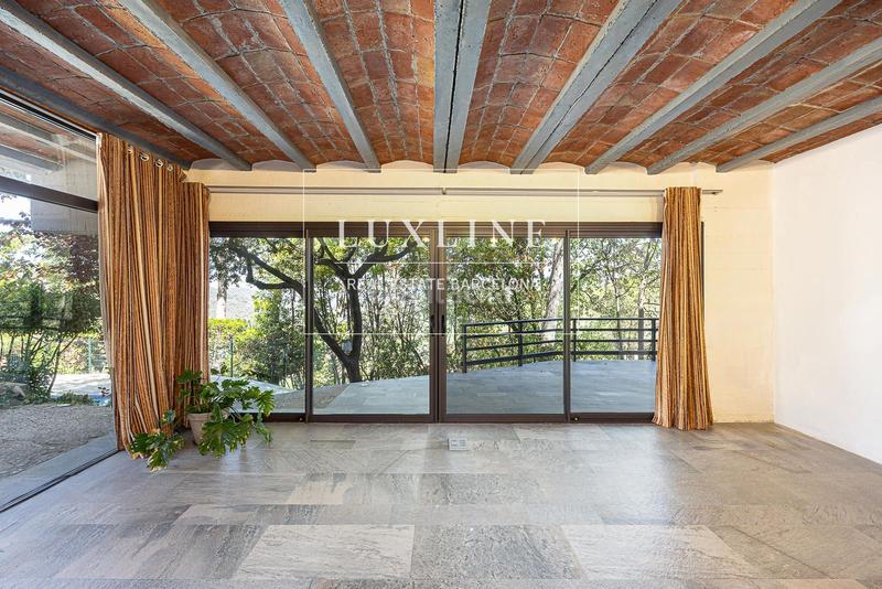 Foto 49bbb6d1-1f37-478c-9b09-af59ec3986c2. Affitto casa con riscaldamento parcheggio piscina in Barcelona