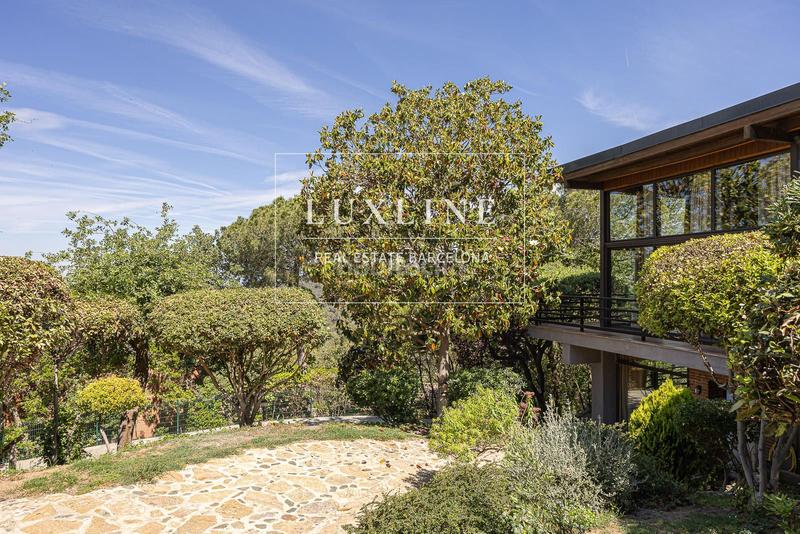 Foto ee9b5d76-e1cf-4738-8e1d-8264720331fb. Lloguer casa amb calefacció aparcament piscina a Barcelona