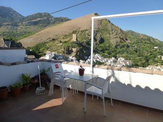 Casa  Paseo solar. Gran casa nueva con garaje, amplia terraza con excelentes vistas