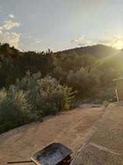 Masia en Iruela (La). Interesante casa con terreno, con olivos, bien comunicada y cerc