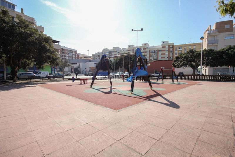 Foto cec9727f-d346-47a0-a29f-45714de4223d. Àtic amb aparcament a Las Islas Sagunt