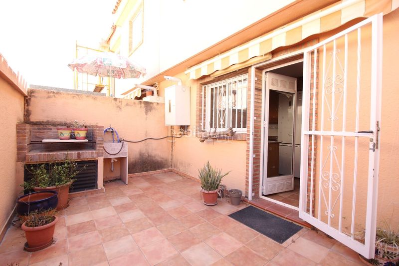 Foto 1c188ffb-90f4-4e55-8abc-61af17c2a658. Casa adossada amb calefacció aparcament a San José-Los Metales Sagunt