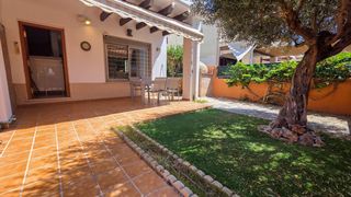 Semi detached house  Calle poeta querol. Vivienda adosada junto a la playa