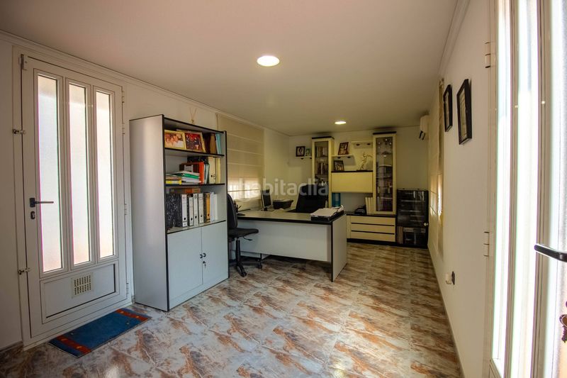 Foto b56bf21e-2edb-40b3-9ae1-0719b58bc819. Casa a Cortes-Huertas Madrid