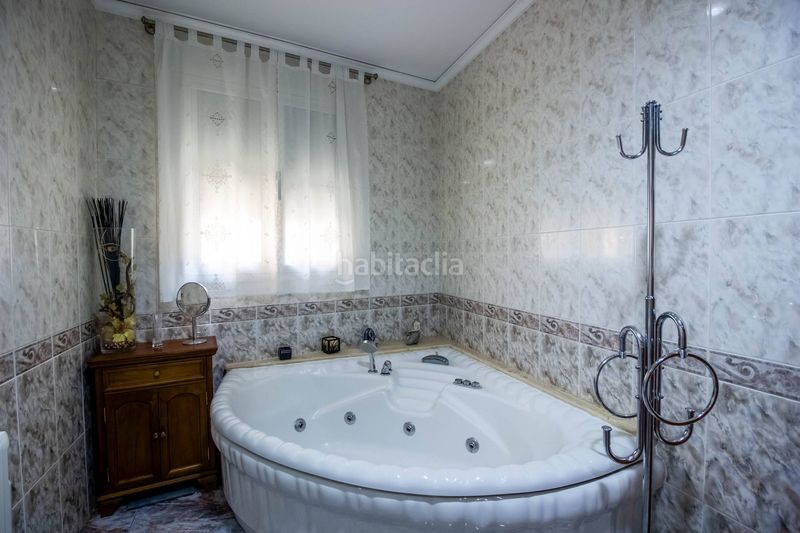 Foto c6940cbc-e04c-4e8f-80af-84c54b3ca3fb. Casa a Cortes-Huertas Madrid