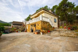 Chalet  S-12. Chalet con piscina privada y parcela de 635 m2 en albalat dels t