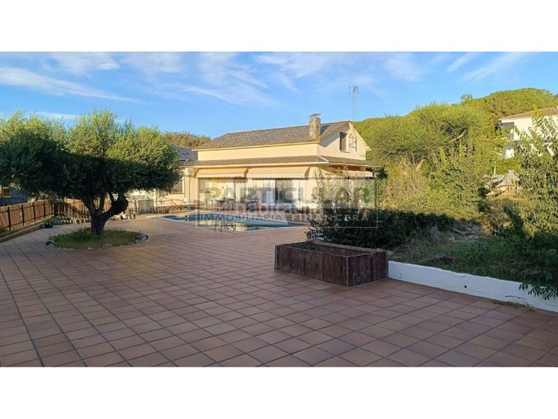 Foto 522f6ef2-0c7d-462b-8dc7-07ffb2151f32. Chalet in calle antonio machado 20 in Roca del Vallès (La)
