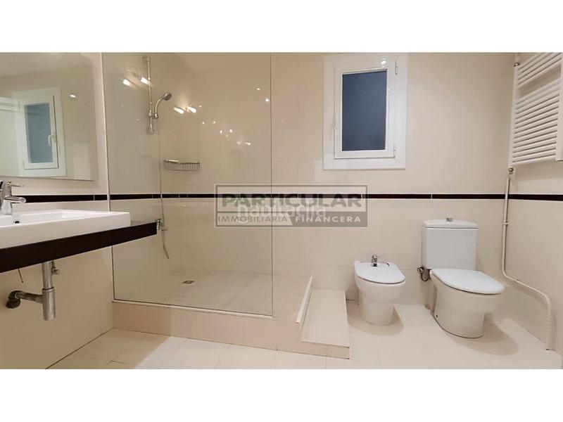 Foto 8445b5bb-b02f-463f-a8da-b2e880aea748. Piso venta de vivienda piso en la dreta de leixample, capital en Barcelona