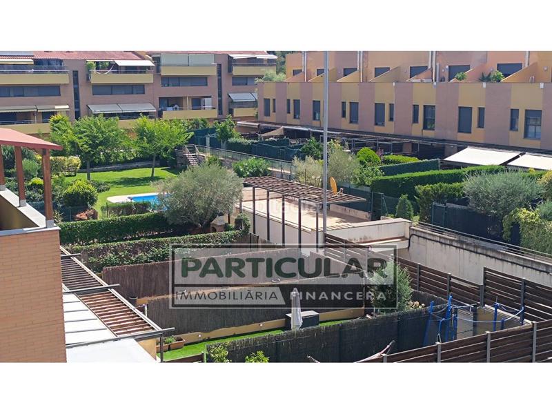 Foto ff05ce80-6f64-46ad-9890-b3af27d978a3. Maison jumelée avec chauffage parking piscine dans Vilanova del Vallès