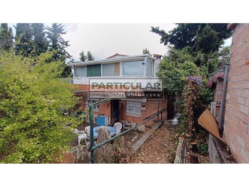 Foto e5bc7178-f8fb-4ca1-b954-2531088dcdb0. Casa amb calefacció aparcament piscina a Les Planes Sant Cugat del Vallès