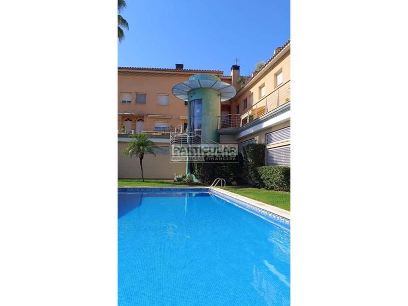 Foto 6c9a4aec-ac98-41de-9191-e85050af9c82. Duplex avec chauffage parking piscine dans Centre Mataró