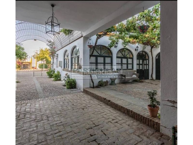 Foto 48650902-3ed5-4e1b-9e4f-55606a6b2421. Casa amb calefacció aparcament piscina a La Paz Alcalá de Guadaira