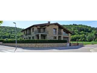 Affitto Casa bifamiliare in Calle la coromina 1. Casa  chalet pareado de alquiler en santa eulàlia de riuprimer
