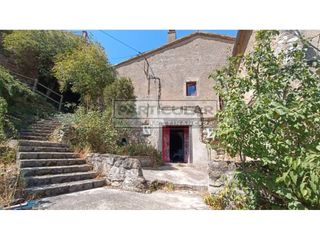 Country house in Calle ribern - enfesta 14. Casa rústica en venta en enfesta  la molsosa solsonès  lleida