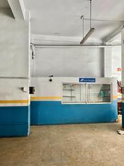 Location Local commercial à Cortes-Huertas. Local comercial de 350 m en zaragoza