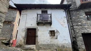 Terreny residencial a Calle milagros 30. Casa en el centro de ansó con amplio terreno urbanizable
