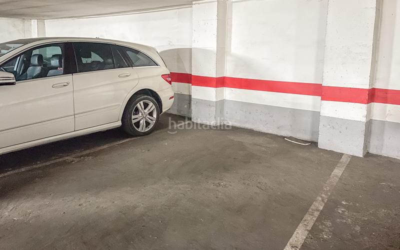 Foto 4043a7e7-ad8d-4f4a-a40a-72716b60e6cb. Aparcament cotxe a calle del Doctor Cerrada 14 a Zaragoza