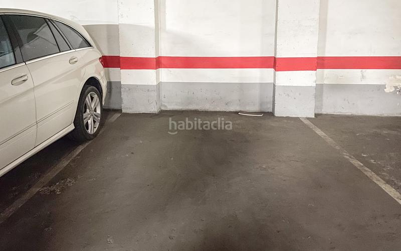 Foto f47fc0b8-5edc-406a-94e2-e664e5211ec5. Parking coche en calle del Doctor Cerrada 14 en Doctor Cerrada Zaragoza