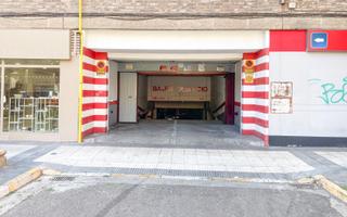 Car parking in Calle del doctor cerrada 14