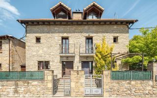Maison jumelée  Calle escuelas ag.aratores 1. Chalet adosado en aratorés huesca