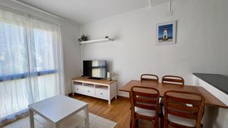 Lloguer Apartament  Avenida francia 21. Se alquila por temporada encantador apartamento en el centro de