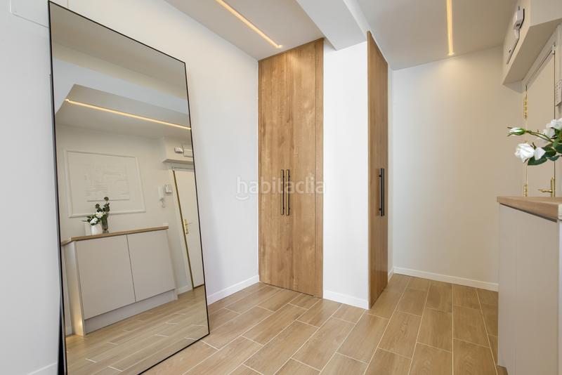 Foto c8d2e2f0-d551-44e9-a8bf-d1adf13ffd67. Piso  en 11º planta reformado estrenar en avenida principal en Madrid