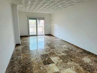 Pis  N/a. Piso en el centro de la línea